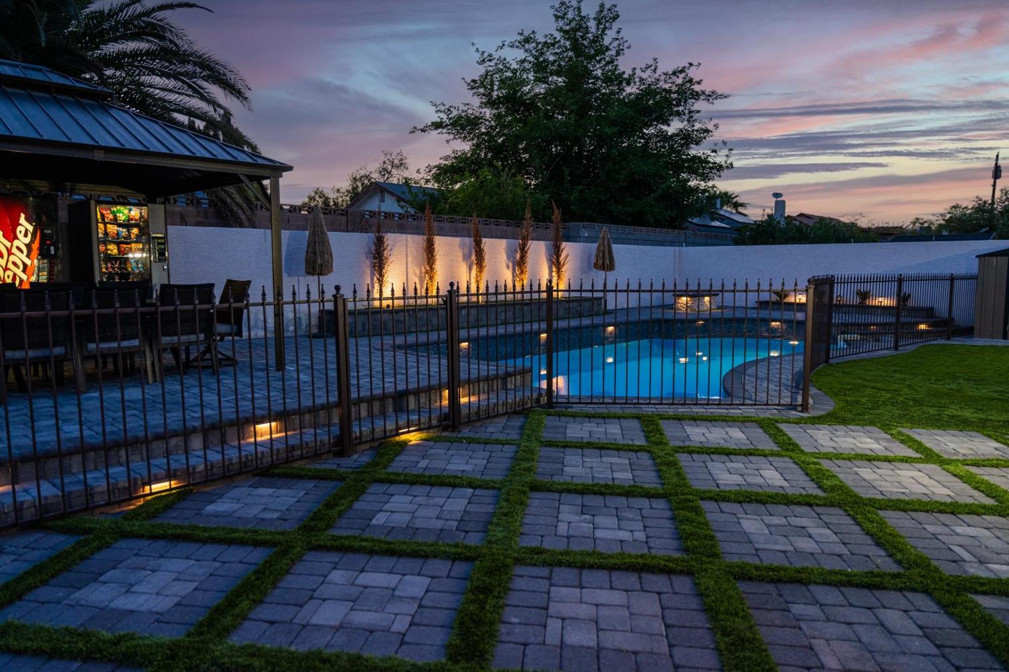 Beautiful And Cozy Family House Pool And Barbecue Villa Las Vegas