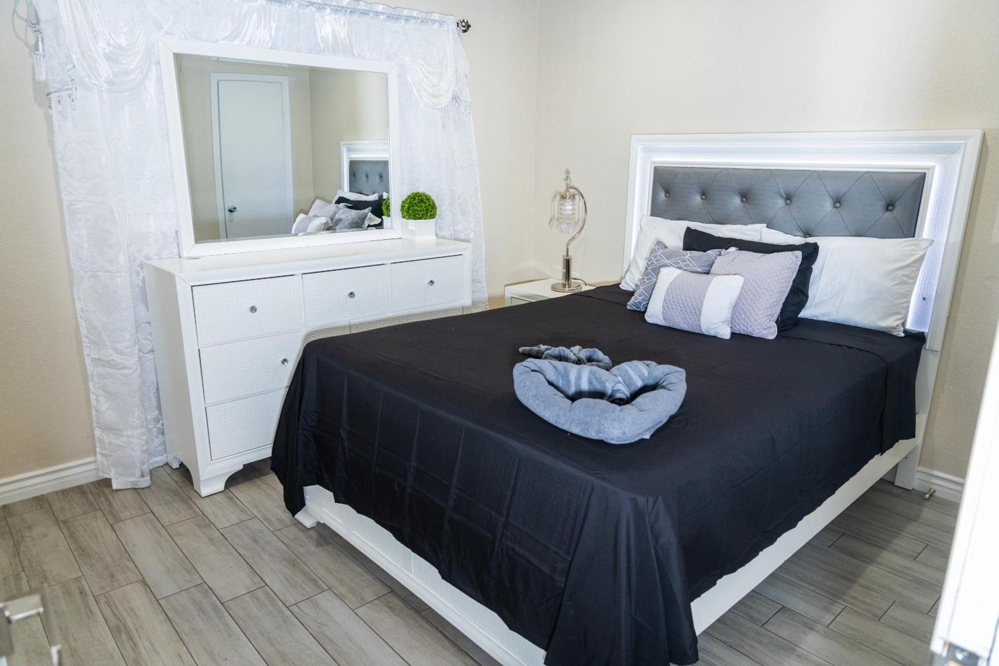 Beautiful And Cozy Family House Pool And Barbecue Villa Las Vegas