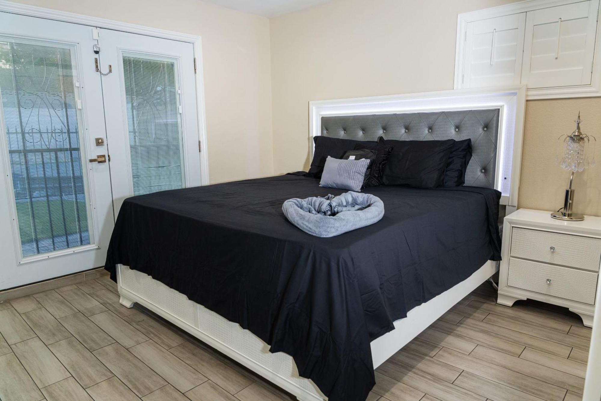Beautiful And Cozy Family House Pool And Barbecue Las Vegas
